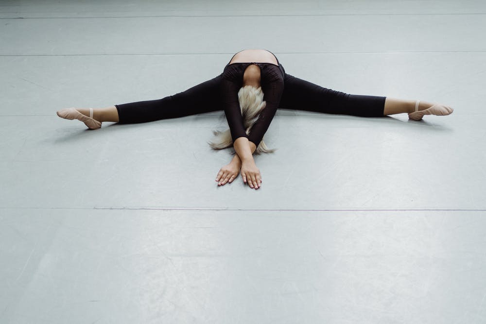 Straddle Lifts For Strong Hip Flexors Earn That Sexy USHER Muscle 
