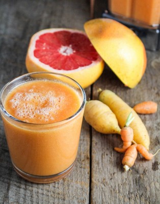http://katieatthekitchendoor.com/2013/11/21/ingredient-of-the-week-carrots-carrot-grapefruit-mango-smoothie/