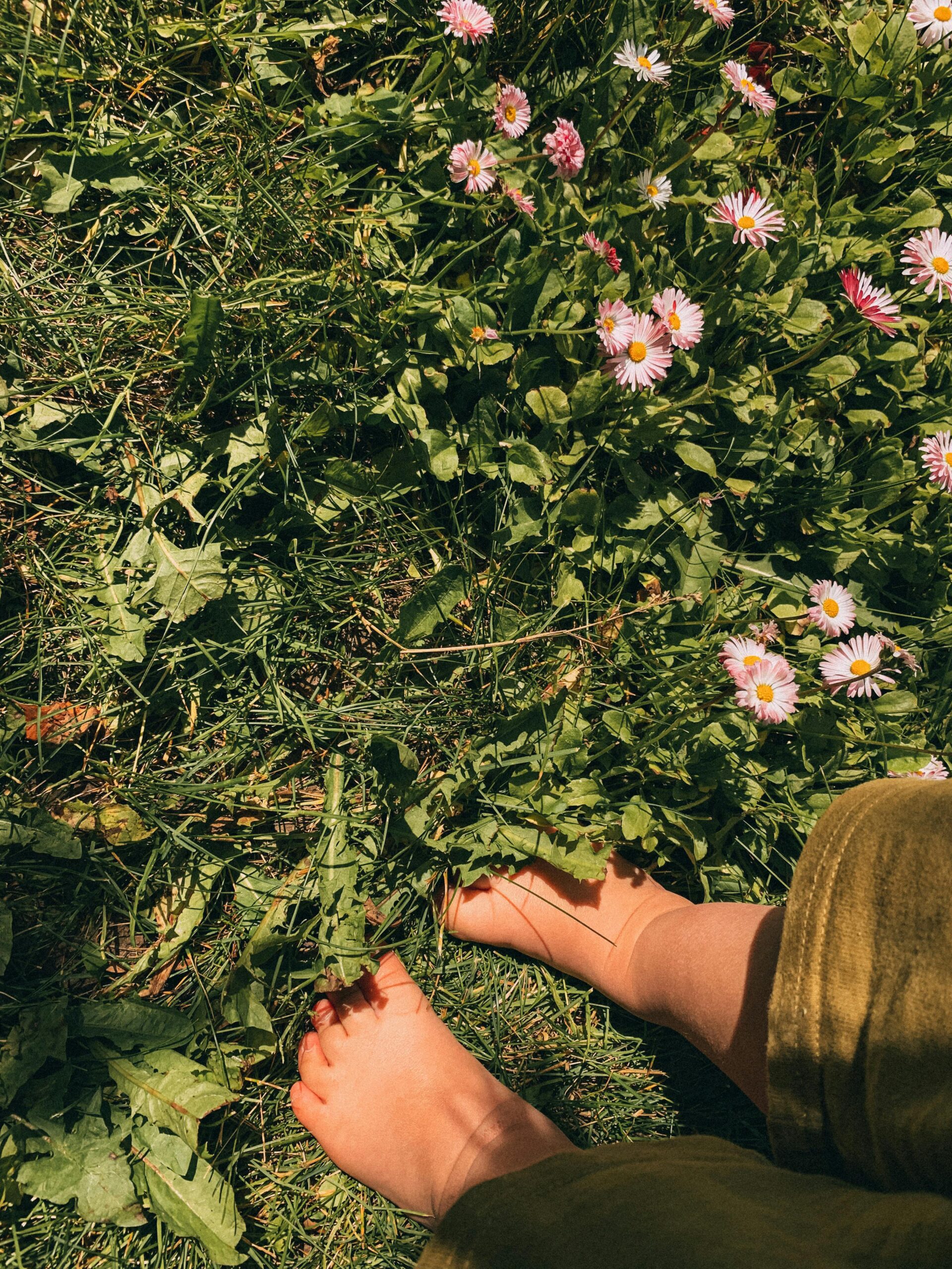 Walking Barefoot for 10 Minutes Might Be the Reset Your Brain Needs